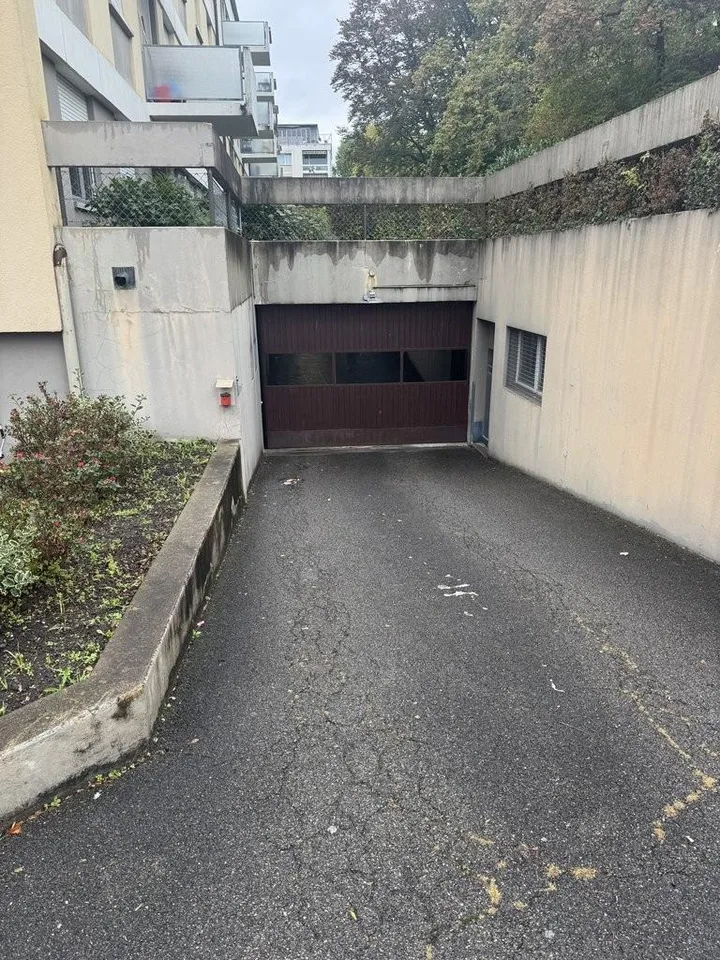 Sichern Sie sich Ihren Einstellhallenplatz in Bümpliz!