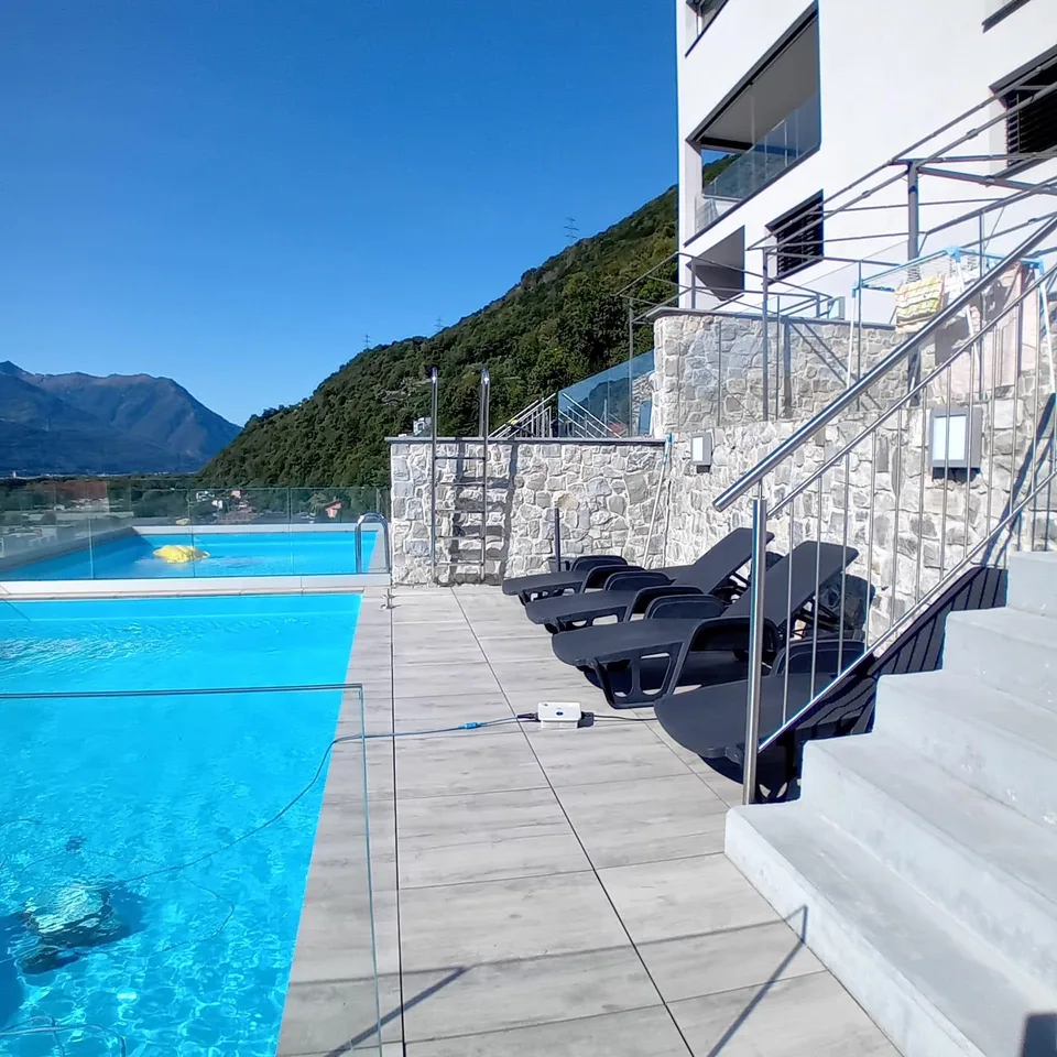 Bifamiliare con piscina privata a Sementina