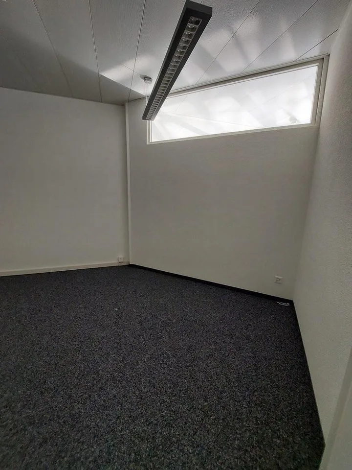 Helle und zentrale Bürofläche in Huttwil zu vermieten