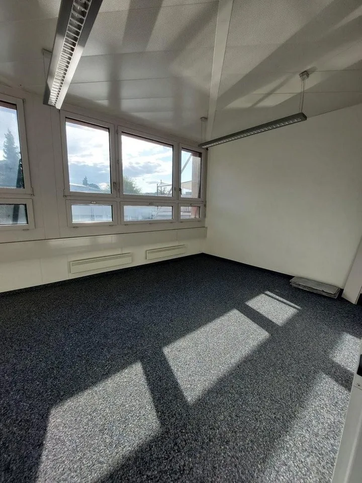 Helle und zentrale Bürofläche in Huttwil zu vermieten