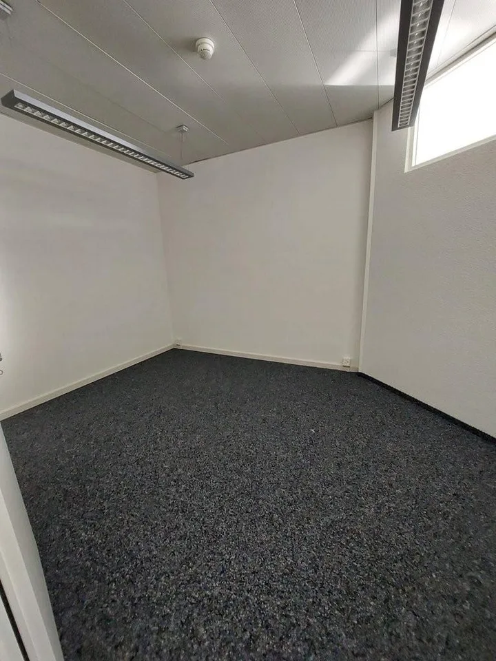 Helle und zentrale Bürofläche in Huttwil zu vermieten
