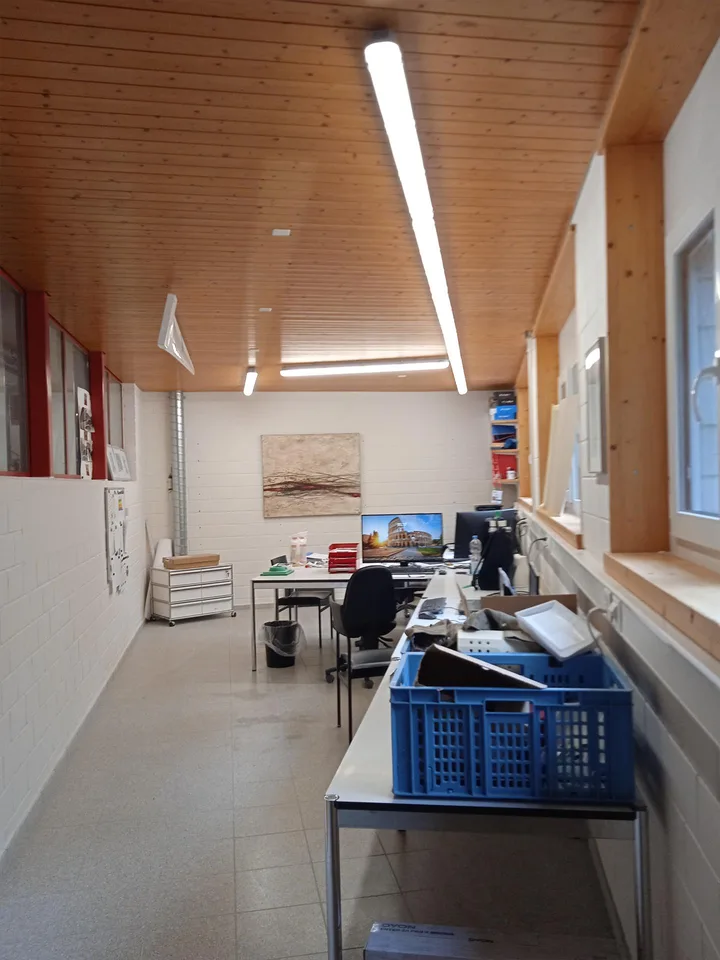 Industrie-/Gewerbeliegenschaft mit genügend Landreserven – Foto 6 von 14