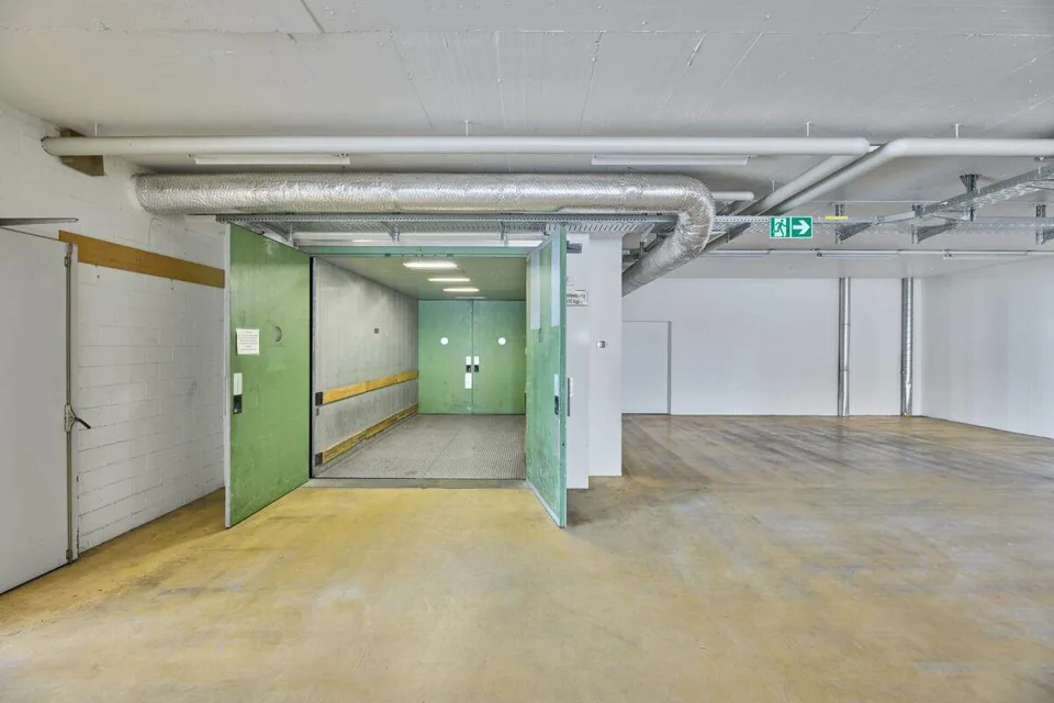 Ideale Lager-/Logistik- und Versandfläche in Basel - 832 m² mit hoh...