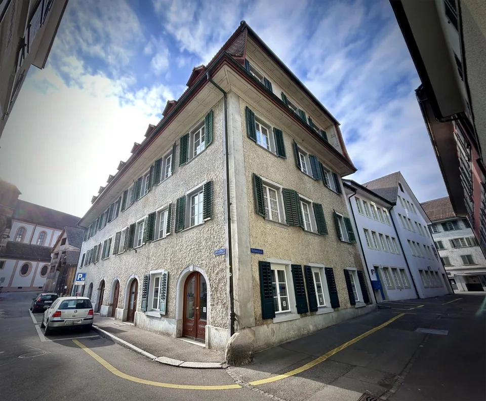 Vielseitig nutzbarer Gewerberaum in historischem Haus – ruhige Lage