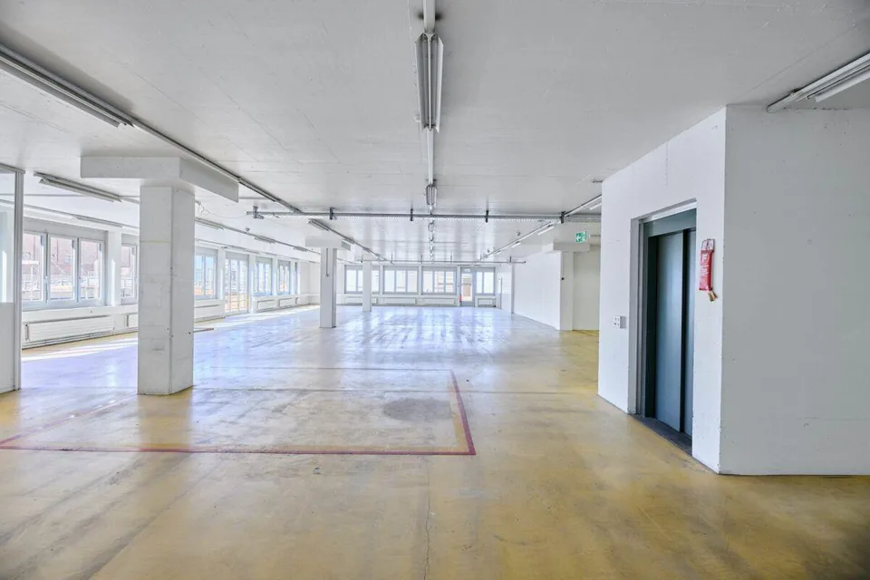 Vielfältige Nutzungsfläche in Basel - Flexibel und Praktisch!