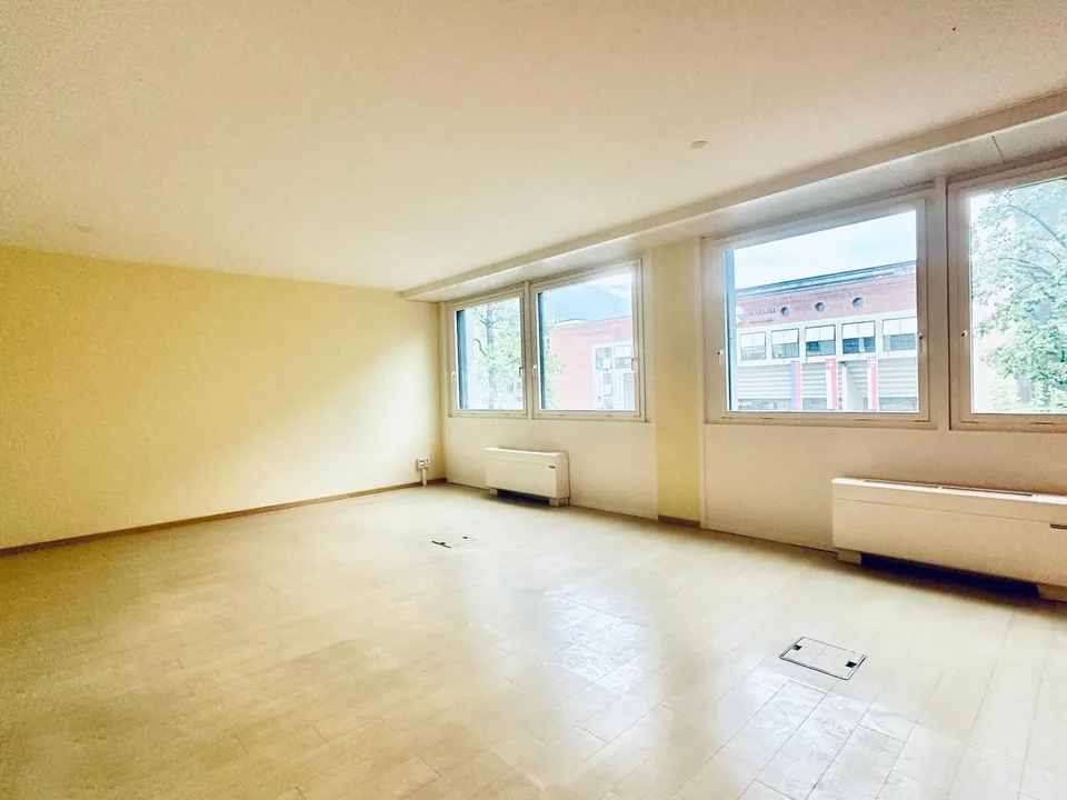 Affittasi da subito in posizione centrale uffici di 198 m2