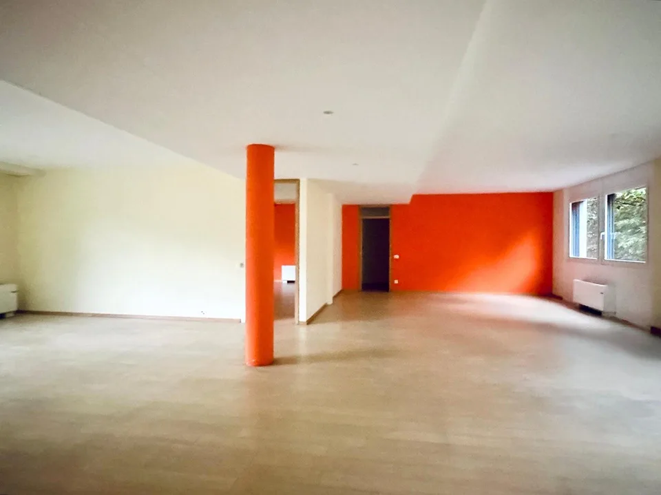 Affittasi da subito in posizione centrale uffici di 198 m2