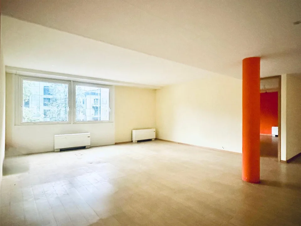 Affittasi da subito in posizione centrale uffici di 198 m2