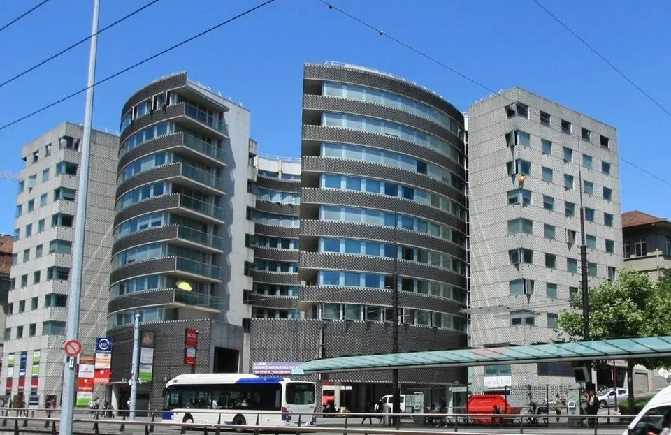 Belle surface de bureaux dans immeuble emblématique à Lausanne