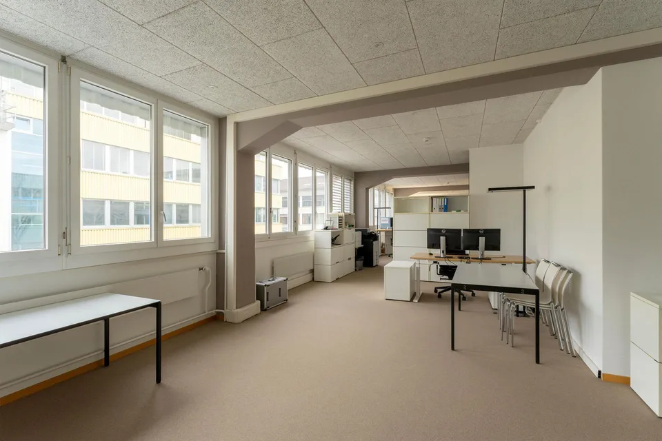 Günstige Büroräumlichkeiten (244 m2) im Herzen von Köniz