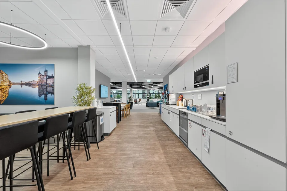 Exklusive 1600 m² Bürofläche in Kriens – bezugsbereit 2026 – Foto 10 von 15