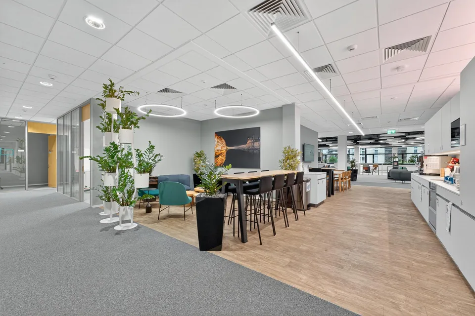 Exklusive 1600 m² Bürofläche in Kriens – bezugsbereit 2026 – Foto 9 von 15