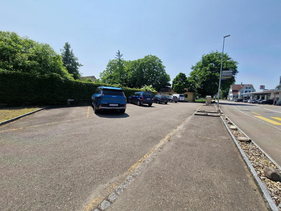Parkplätze zu vermieten an Top Lage - auch für Anhänger geeignet
