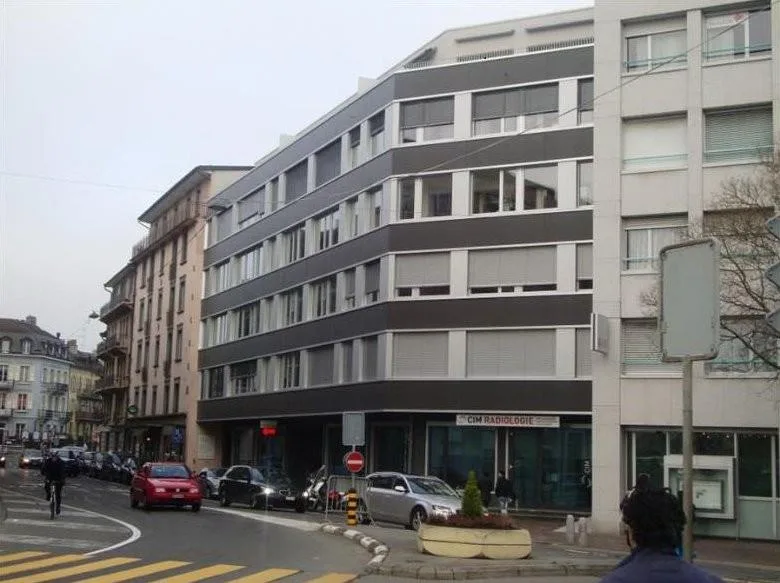 Grand espace de stockage au centre-ville