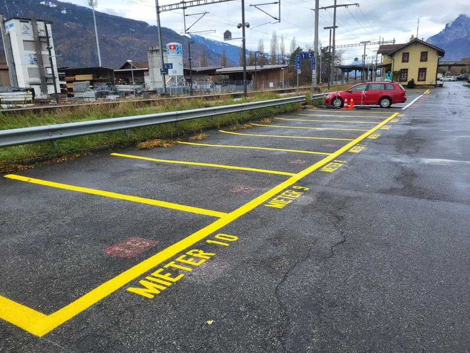 Parkplatz am Bahnhof Maienfeld