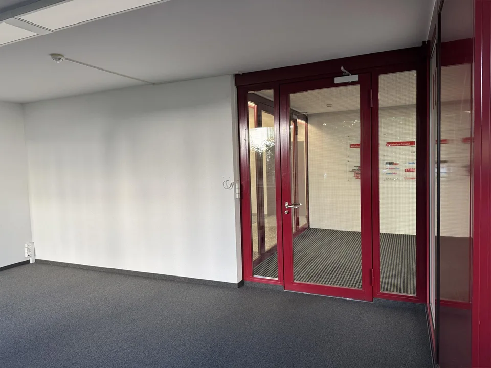 Helle Bürofläche im EG mit Zugang Anlieferung