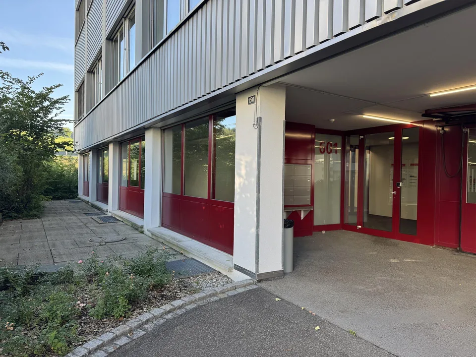 Helle Bürofläche im EG mit Zugang Anlieferung