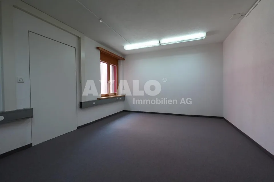 Helle Büro-/ Praxisfläche an gut erschlossener Lage in Sevelen – photo 7 sur 12