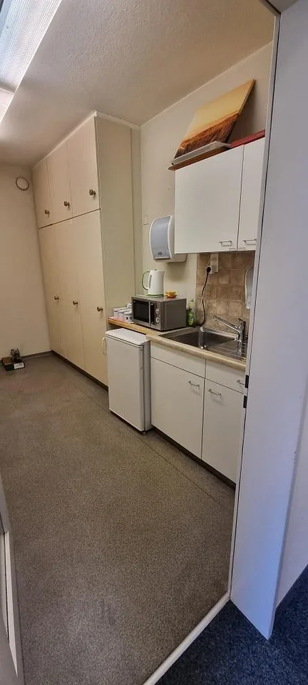 70 m2 - zweckmässiges, helles Büro im Viscose-Areal