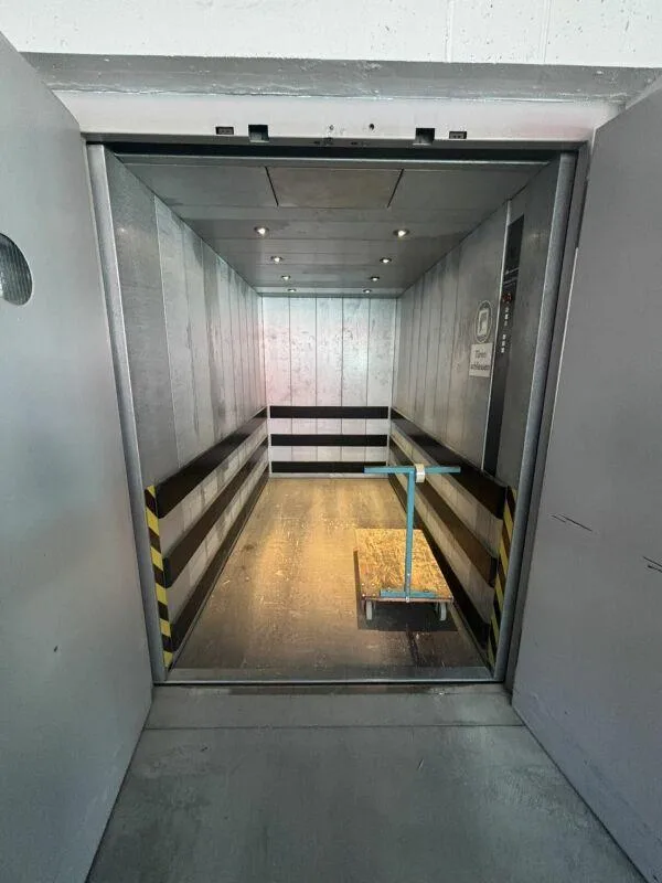 Lager, Logistik, Produktion & Büroräumlichkeiten – Foto 10 von 13