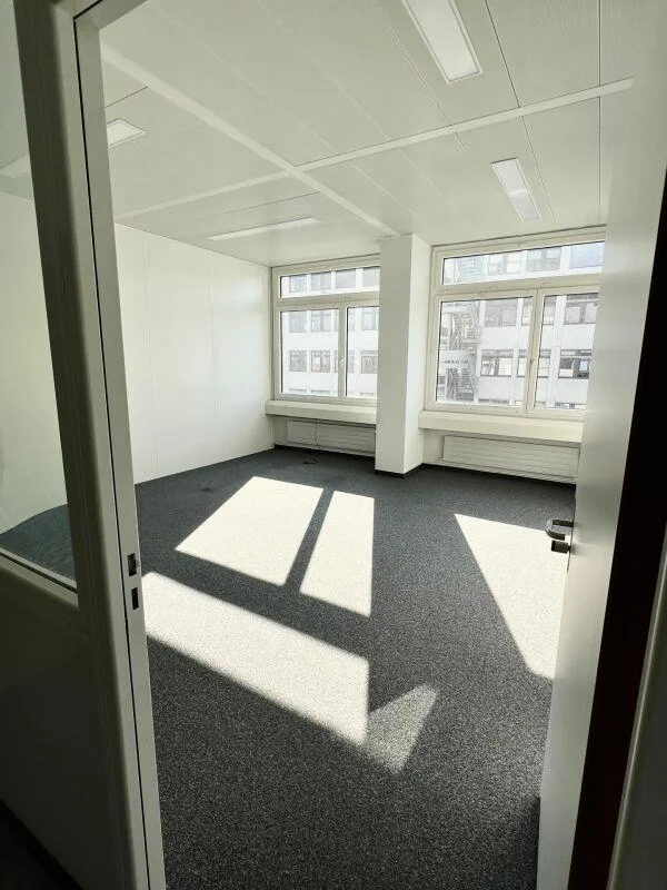 Helle, ansprechende Bürofläche zu vermieten