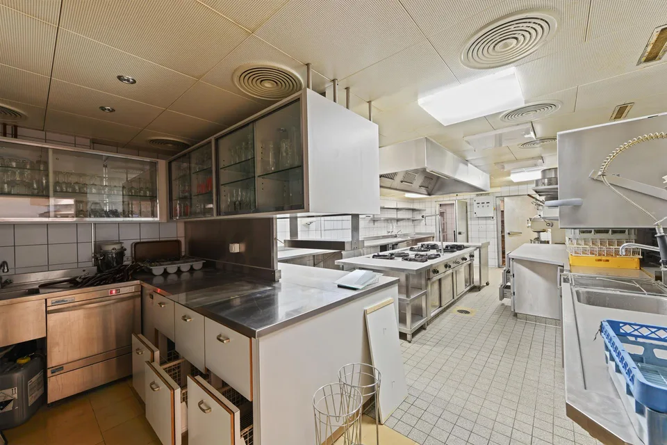 Restaurant mit Profi-Gastro-Küche in Herisau (fast 300 m², 70 Sitzp... – Foto 10 von 13