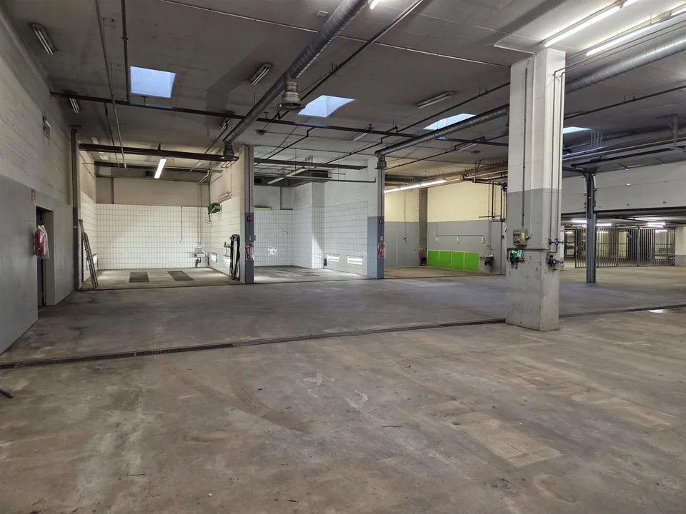 Werkstatt/Lagerhalle zu vermieten