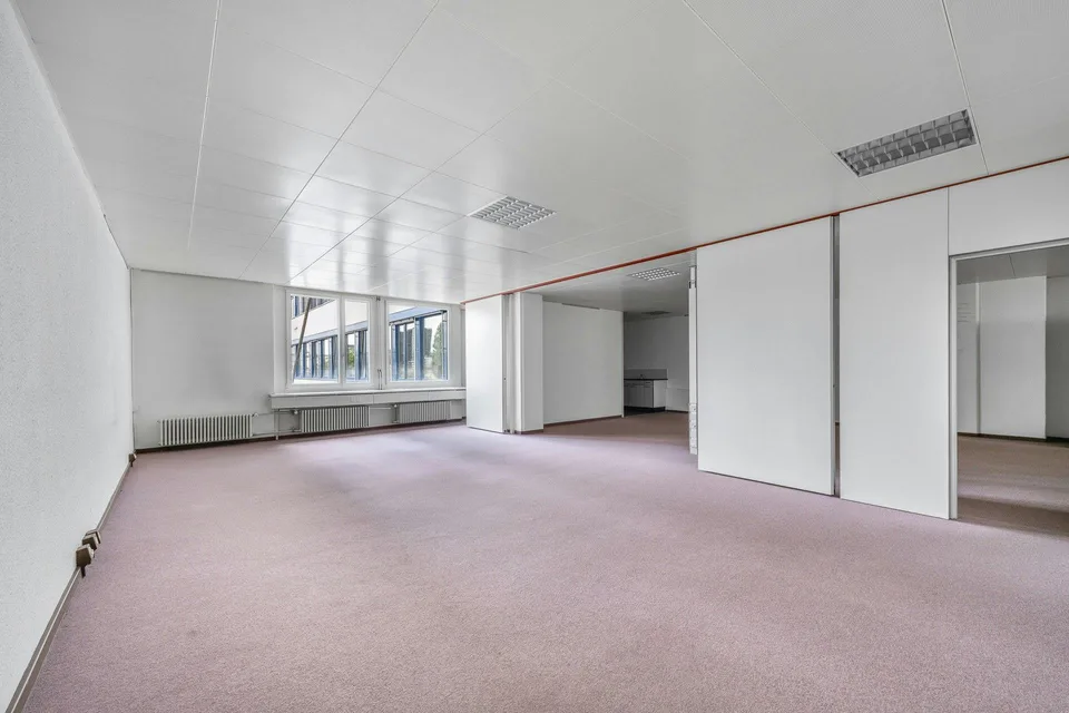 Grosszügige Gewerbe-/Bürofläche im 1.OG in Zürich-Altstetten – photo 11 sur 13