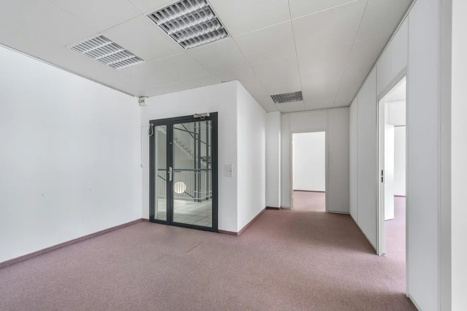 Grosszügige Gewerbe-/Bürofläche im 1.OG in Zürich-Altstetten