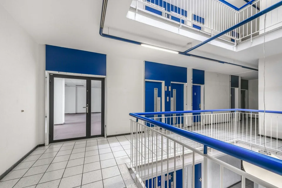 Grosszügige Gewerbe-/Bürofläche im 1.OG in Zürich-Altstetten – photo 12 sur 13