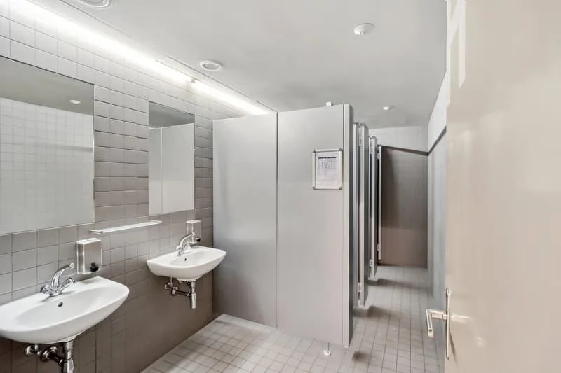 Moderne Büro- und Praxisflächen – neuwertig – attraktiv – zentral gele – foto 12 di 15