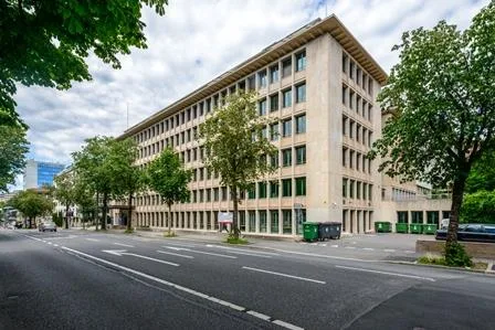 Place de parc extérieure pour deux-roues