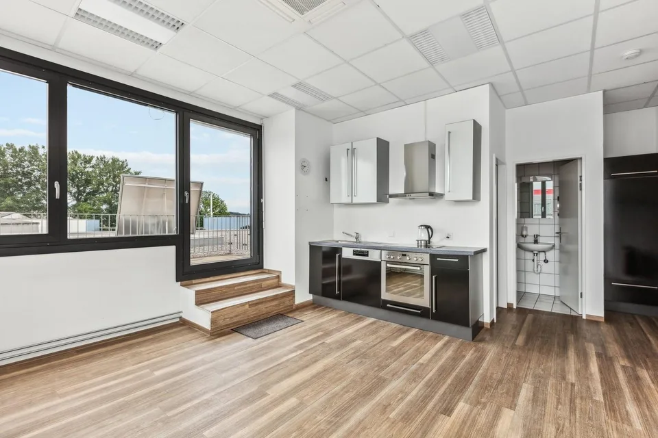 Grosszügige Bürofläche – Foto 8 von 9