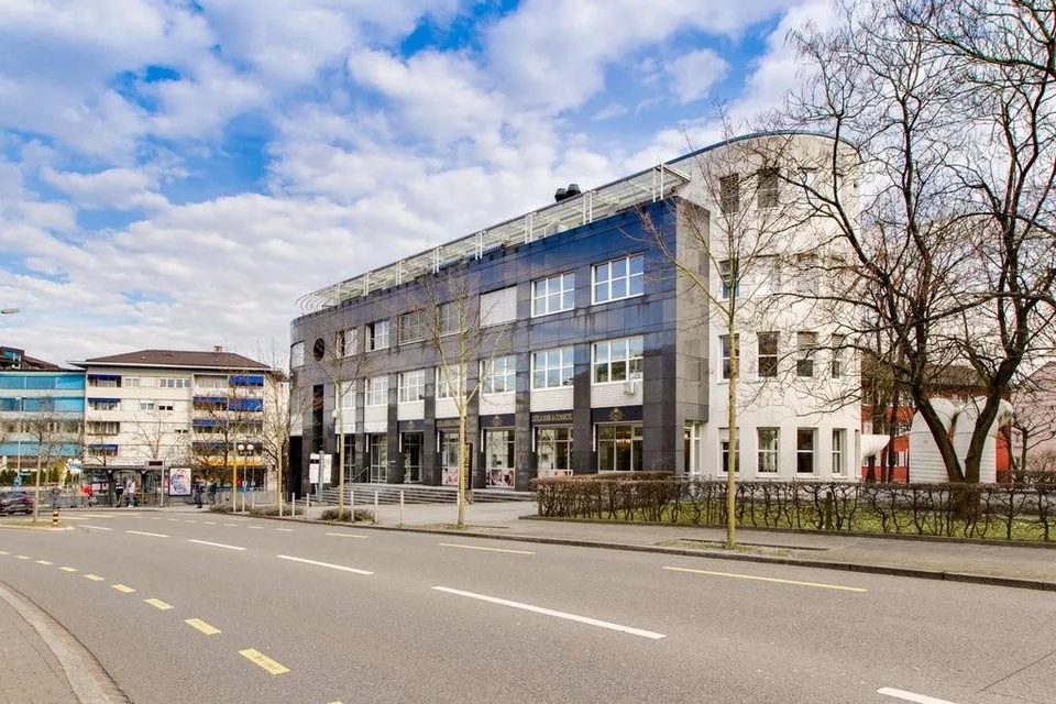 Arbeiten im Herzen von Glattbrugg -zentral, modern, sofort verfügbar!