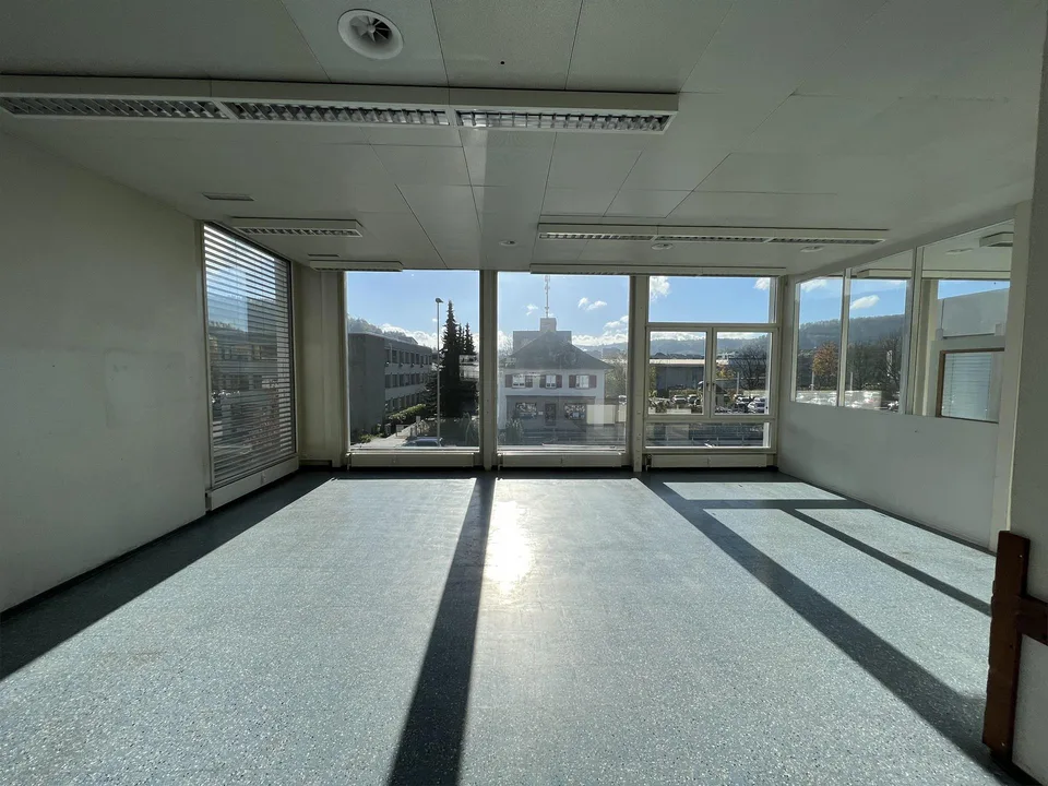 Zentrale Gewerbefläche zu vermieten
