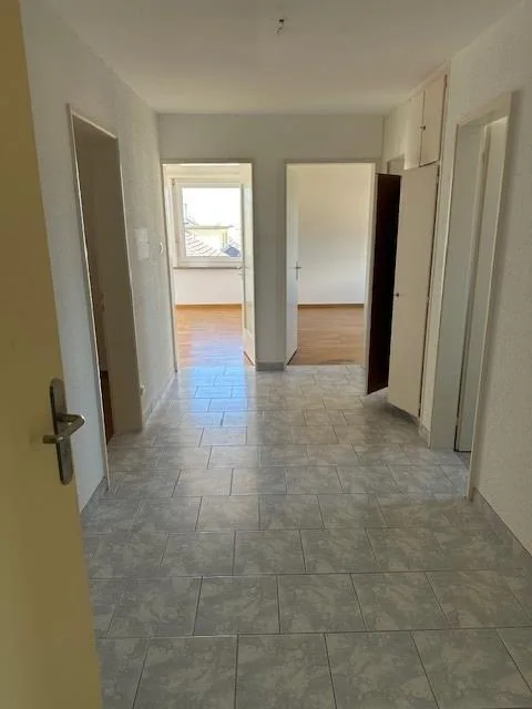mit schöner Aussicht, helle, 4 Zimmer-Wohnung