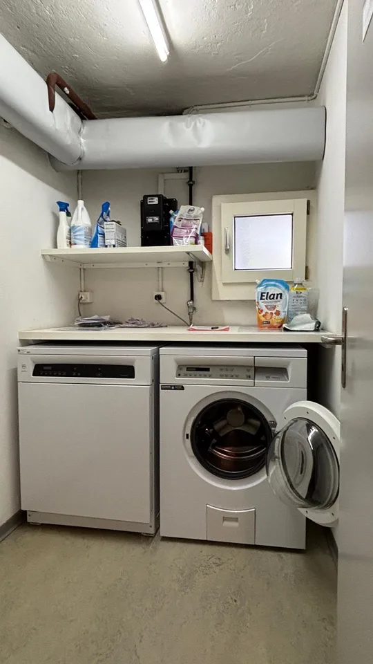 Möbliertes helles WG-Zimmer 14m2, zentral, ruhig, sonnig
