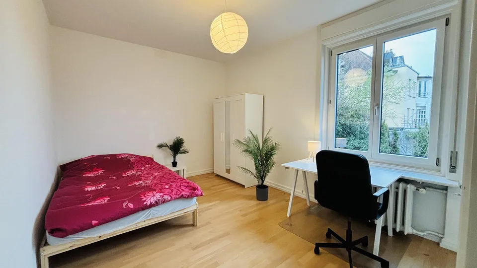 Möbliertes helles WG-Zimmer 14m2, zentral, ruhig, sonnig