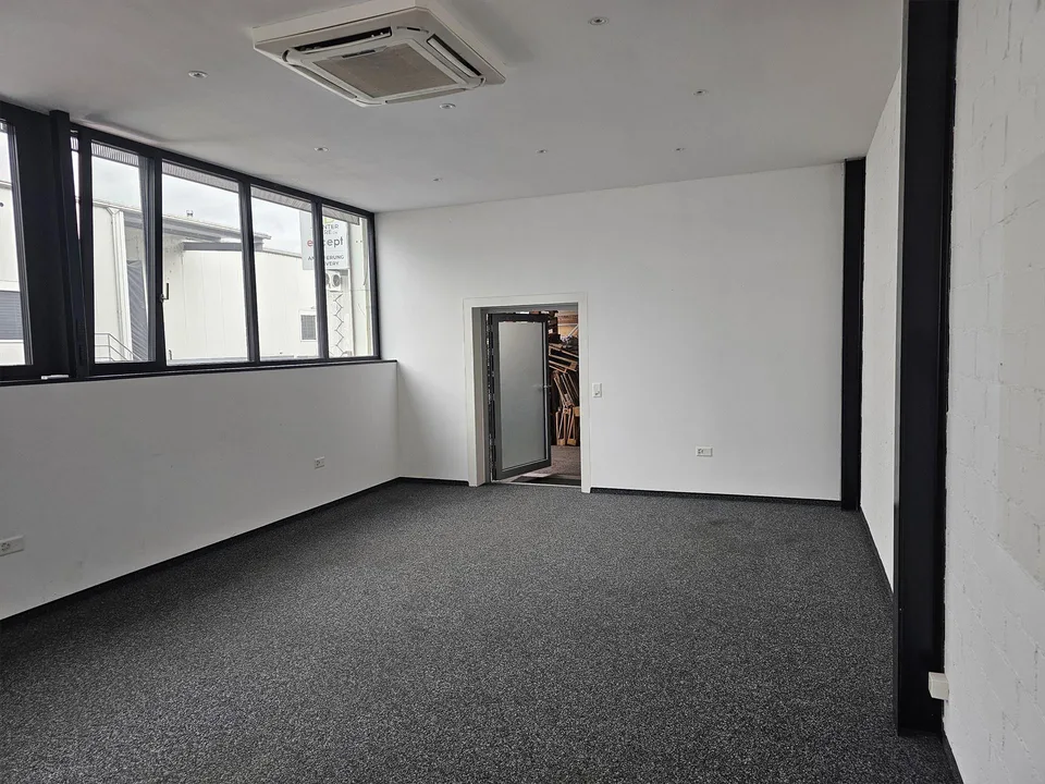 Zentrale Büro- und Gewerbefläche zu vermieten