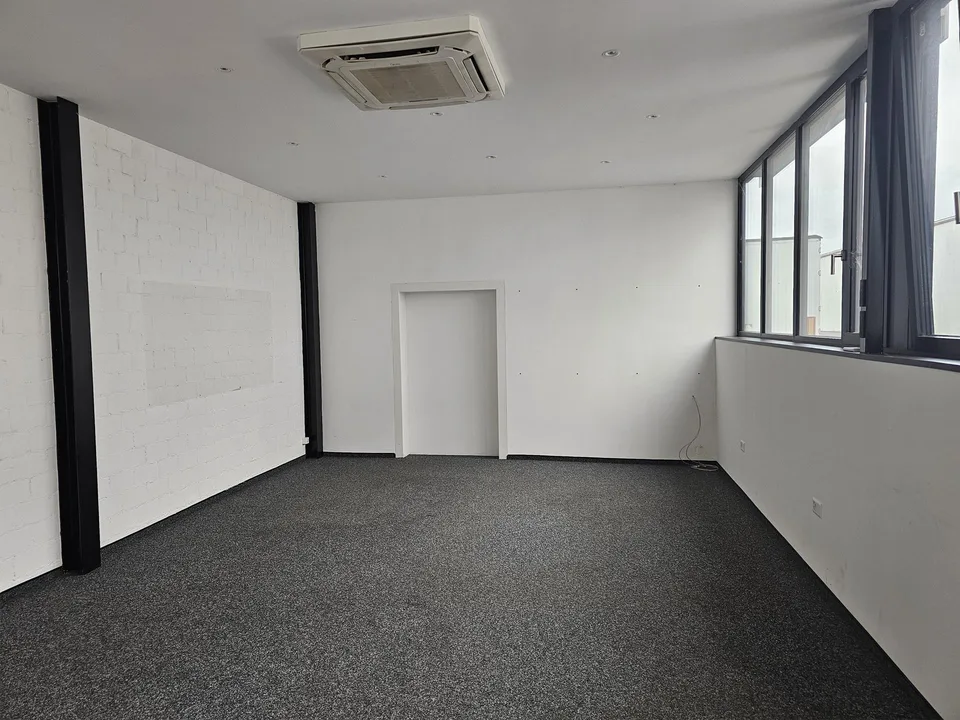 Zentrale Büro- und Gewerbefläche zu vermieten