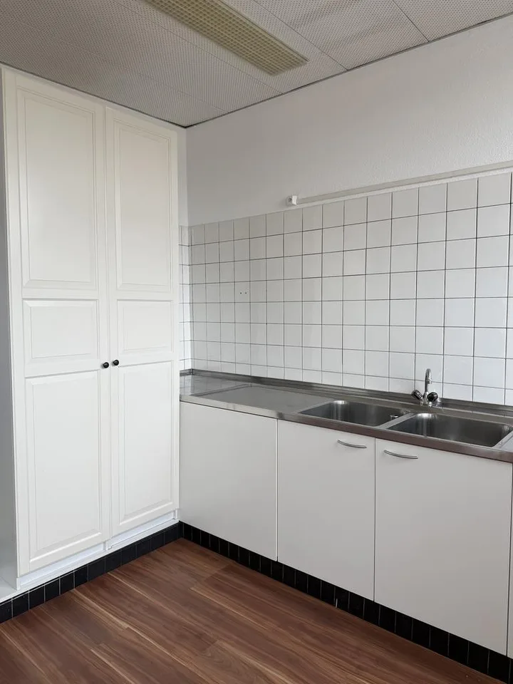 Heller Gewerberaum Nähe Bahnhof Eglisau, ehemalige Mineralquelle