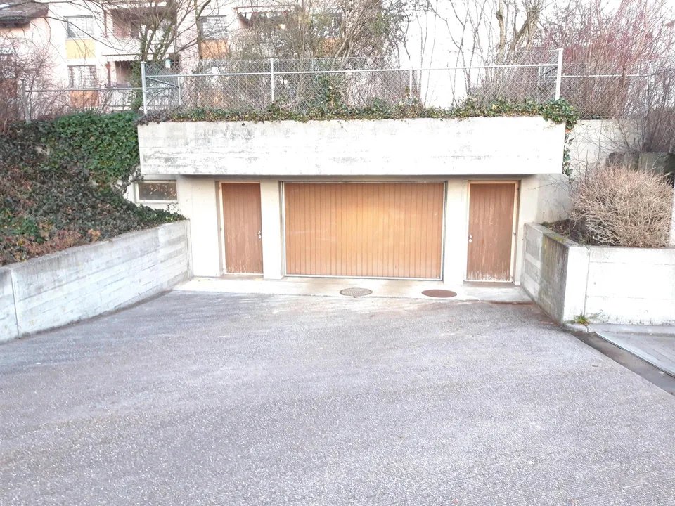 Einstellplätze in Schwerzenbach zu vermieten