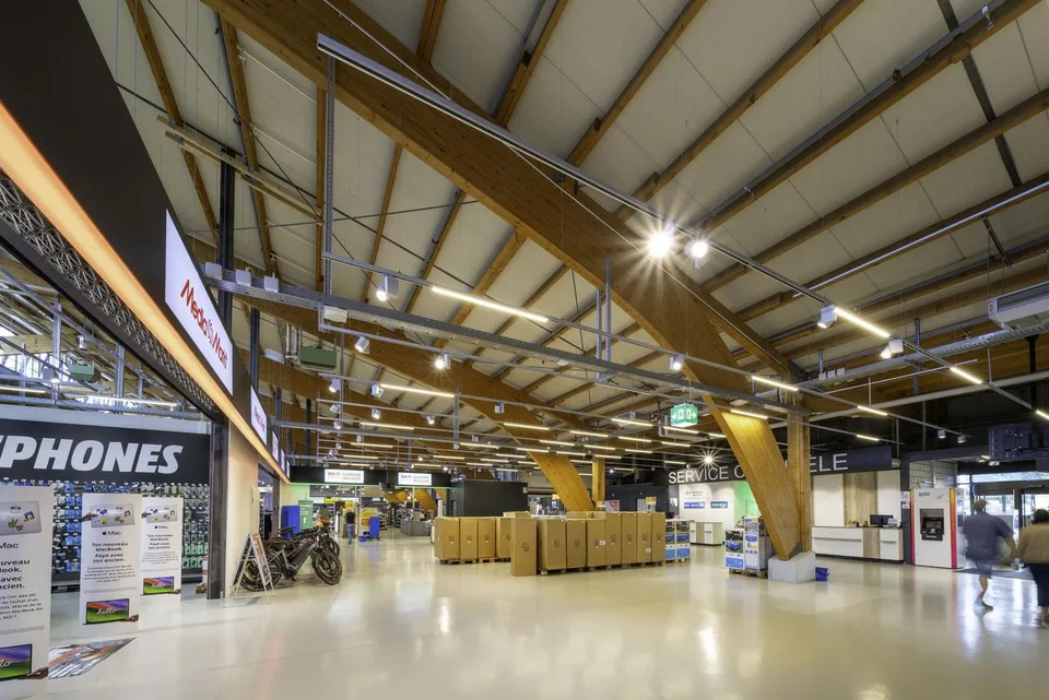 Grosszügige Ladenfläche mit 2'500m2 - MParc Delemont