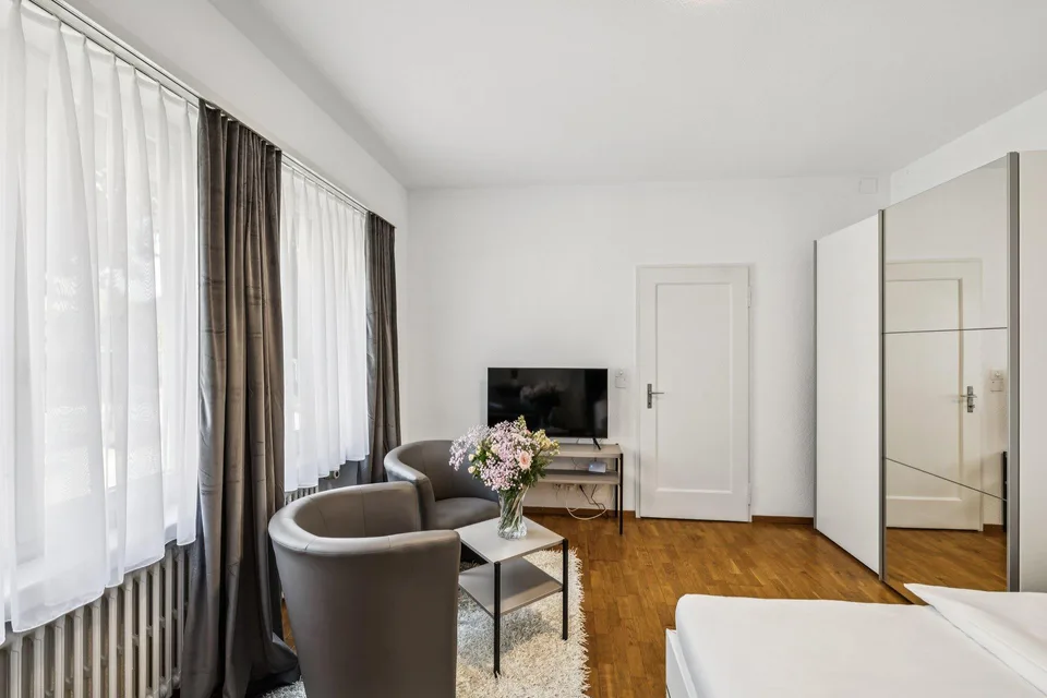 Möblierte 1.5-Zimmer-Wohnung mit Service im Zentrum Biel/Bienne