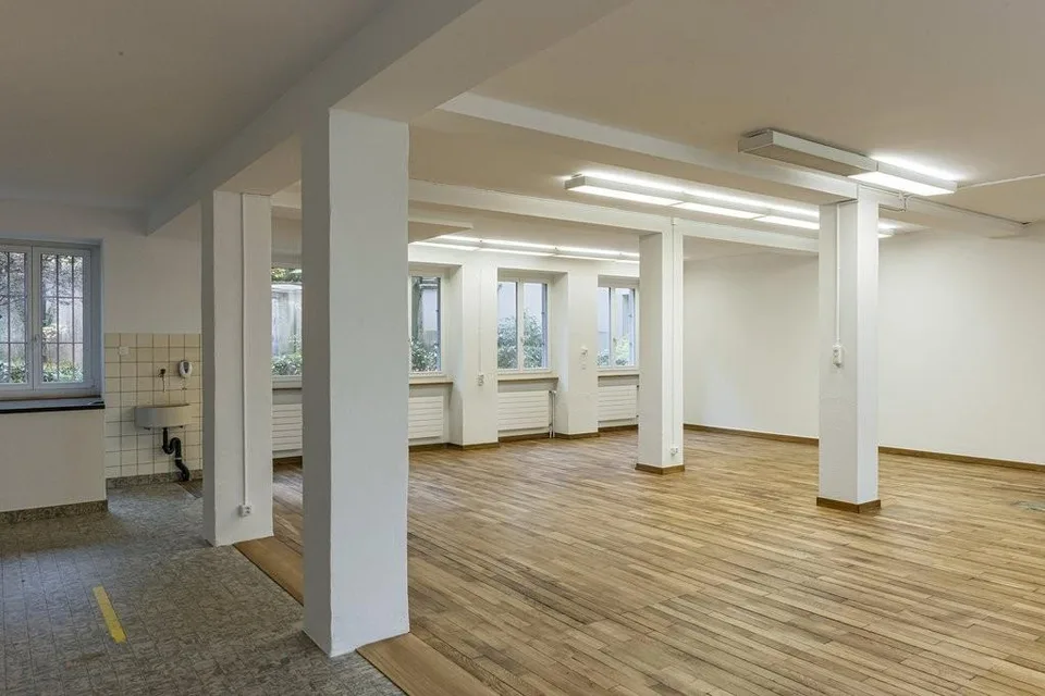 Vielseitig nutzbar: Ehemaliges Poststellenlokal im Bachlettenquartier – photo 6 of 7