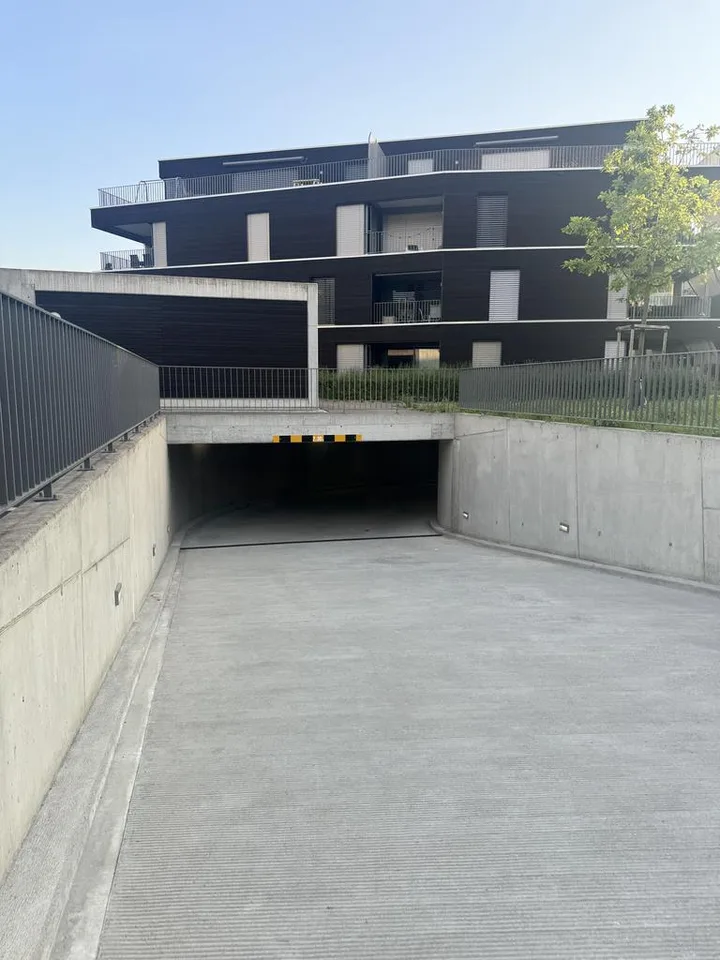 Motorradplatz zu vermieten