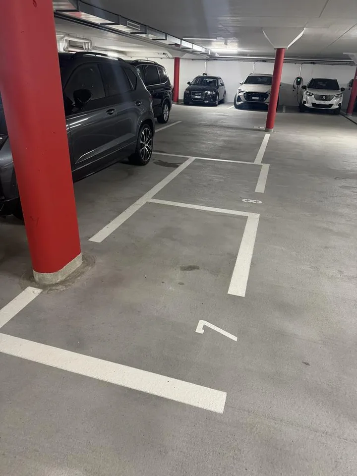 Motorradplatz zu vermieten