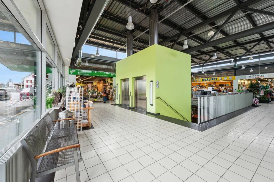 Freie Verkaufsfläche im Plaza Shopping Bremgarten – foto 6 di 10