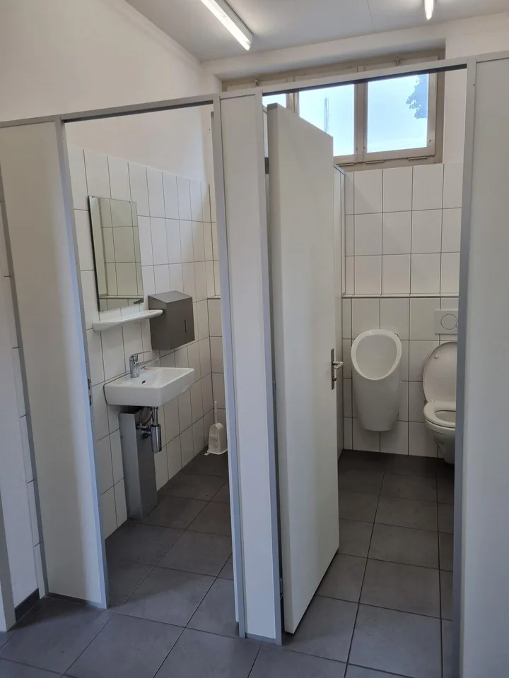 Direkt am Bahnhof Hunzenschwil – flexible Gewerbefläche an Toplage