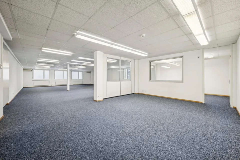 zentrale Büroräumlichkeiten auf 330m2 mit Terrasse